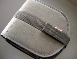 D-E01_battery_case_s.jpg (14972 �o�C�g)